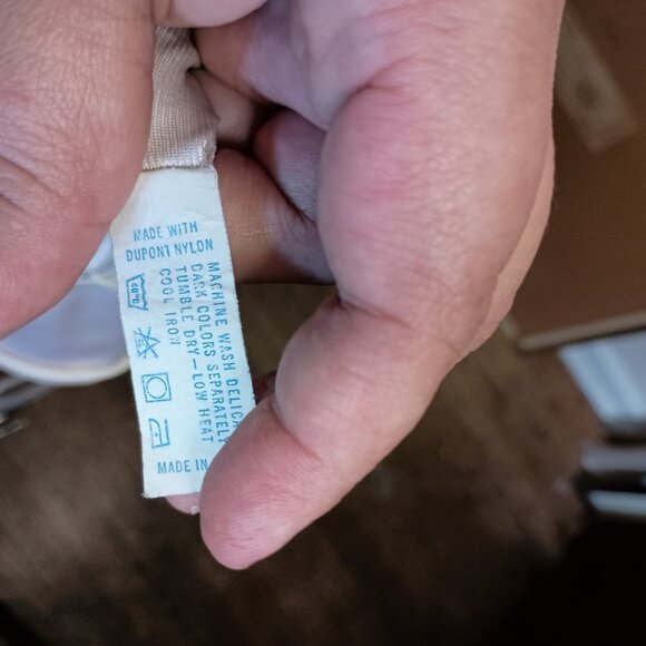 Vintage Vanity Fair Camisole Size 32/S Beige Lace Trim Adjustable Straps VGUC - Picture 6 of 6